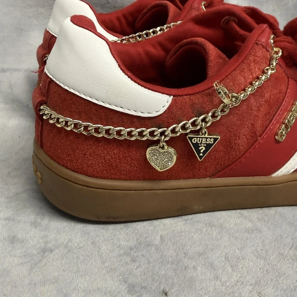 Guess Shoes Womens Size 10 Red Chain Charm Low Top‎ Casual Sneakers GWNA0K03